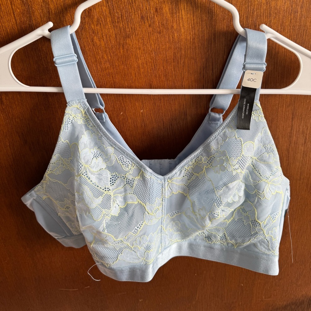 NWT Wireless Penningtons bra